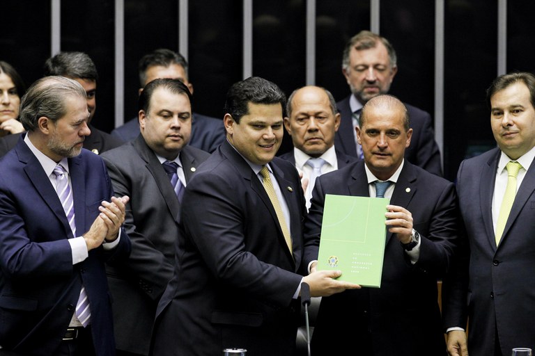 Em mensagem ao congresso, presidente Bolsonaro destaca avanços do governo e metas para 2020