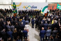 "Temos como mudar o destino do Brasil", diz Bolsonaro no balanço de 400 dias de governo