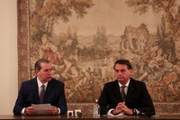 No STF, presidente Jair Bolsonaro pede que Poderes se unam para enfrentar crise da Covid-19