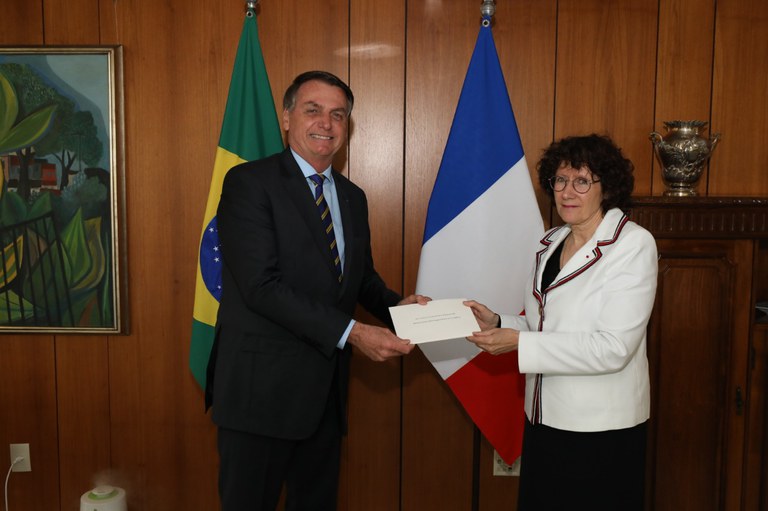 Novas embaixadoras da França e Vietnam apresentam cartas credenciais ao presidente