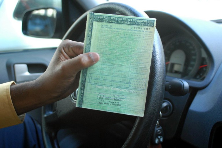 Prazo maior de validade para carteira de motorista é aprovado na Câmara