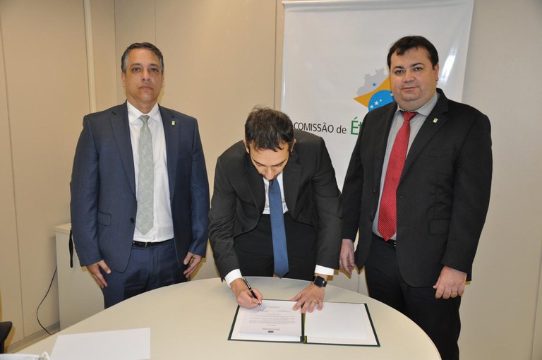 Jair Bolsonaro designa novo conselheiro da Comissão de Ética Pública