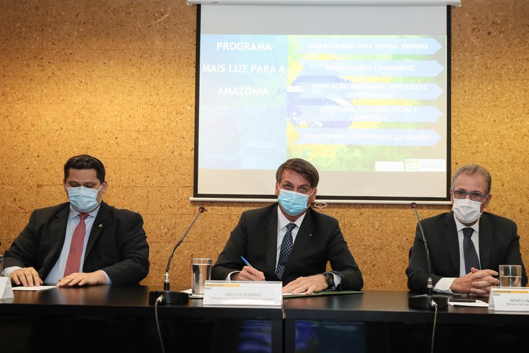 Presidente Bolsonaro designa Eletronorte para executar o Programa Mais Luz na Amazônia