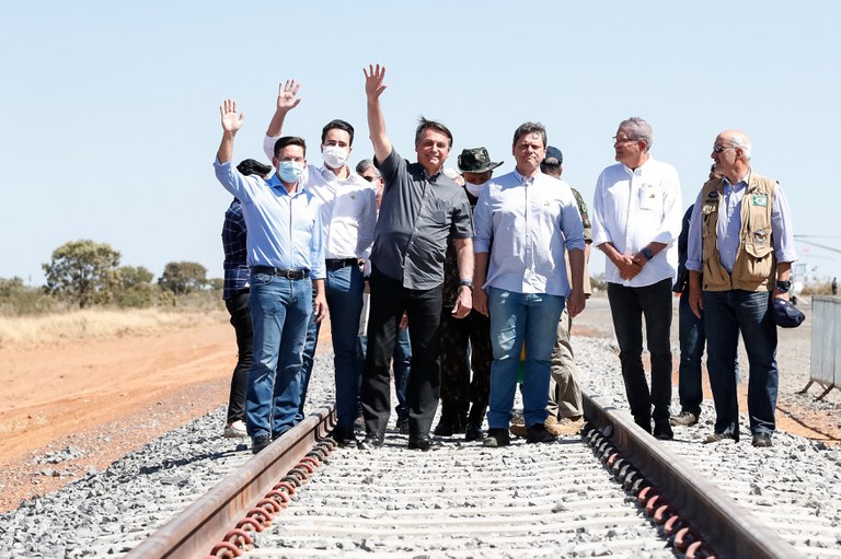 Na Bahia, Presidente Bolsonaro visita obras de construção da Ferrovia de Integração Oeste-Leste