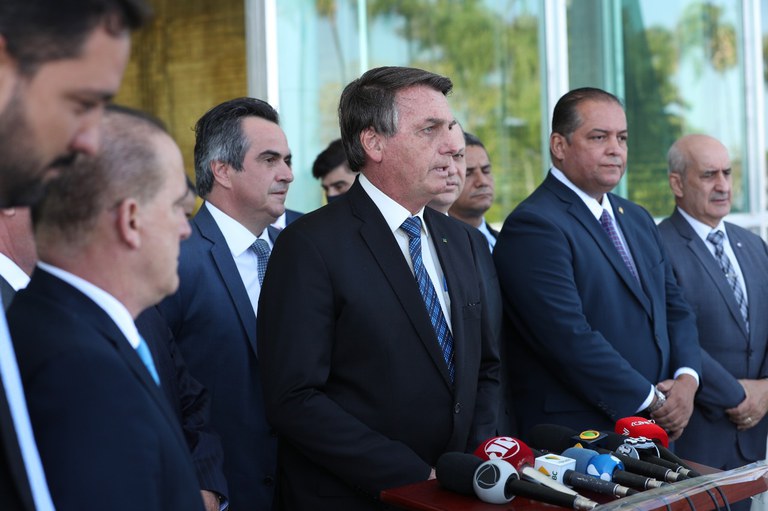 Presidente Bolsonaro anuncia prorrogação do Auxílio Emergencial