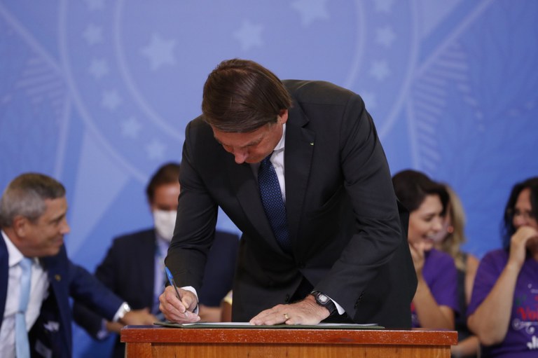 Decretos criam ações em prol das pessoas com deficiência