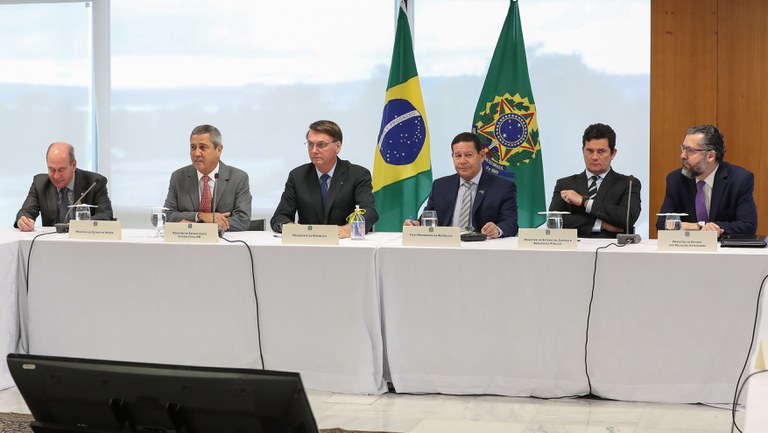 Bolsonaro participa de reunião sobre programa de redução de impactos pós-pandemia
