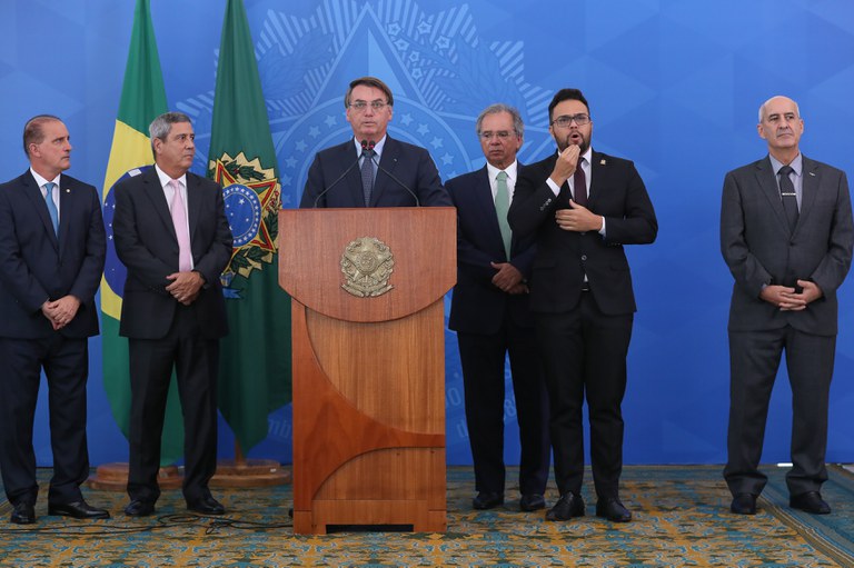 Governo anuncia medidas para financiar ações de saúde e economia