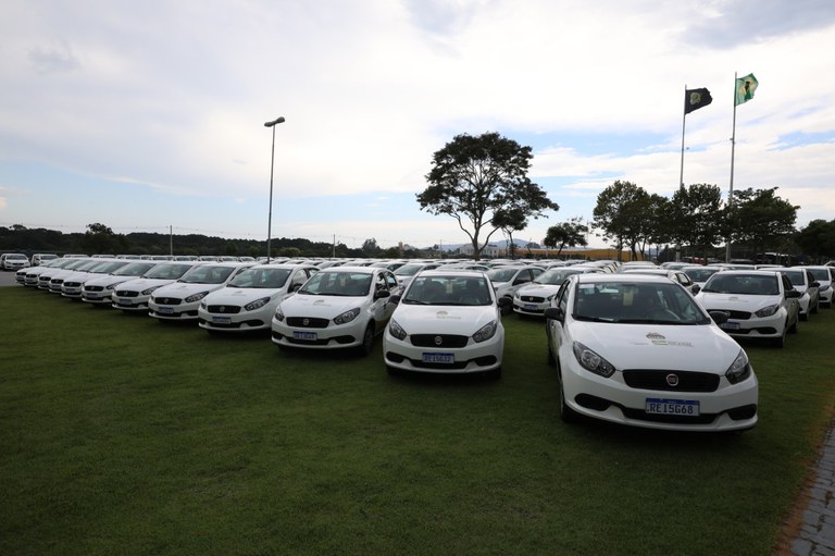 225 veículos para rede socioassistencial são entregues em Santa Catarina