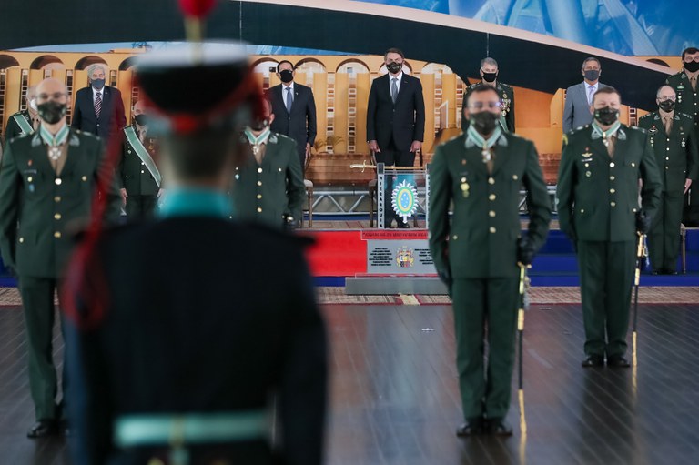 Presidente participa de cerimônia de promoção de oficiais generais do Exército