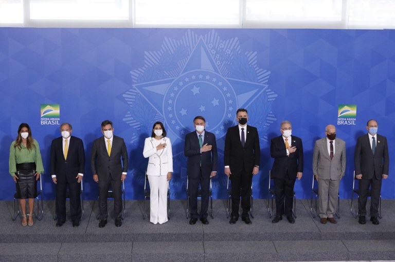 Governo homenageia médicos e personalidades por serviços prestados à saúde