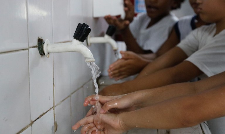 Programa Água nas Escolas atenderá mais de 100 mil alunos no Nordeste