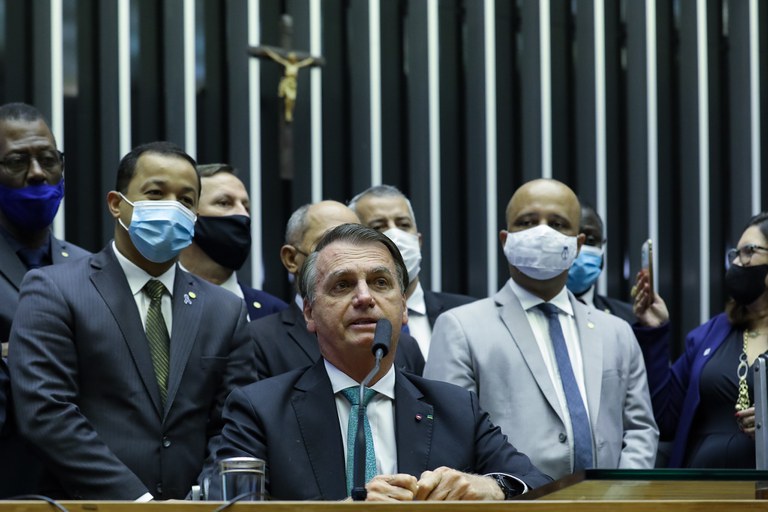 Presidente Jair Bolsonaro recebe Medalha Mérito Legislativo em cerimônia na Câmara dos Deputados