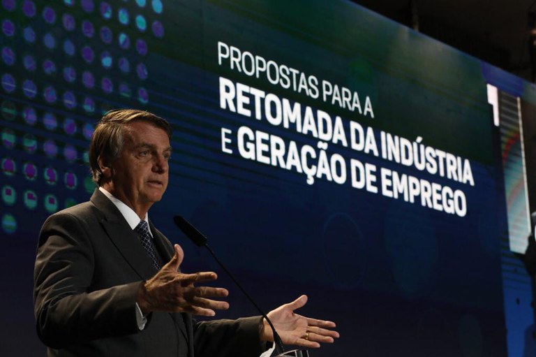 Presidente Jair Bolsonaro e ministros participam de encontro com empresários da indústria