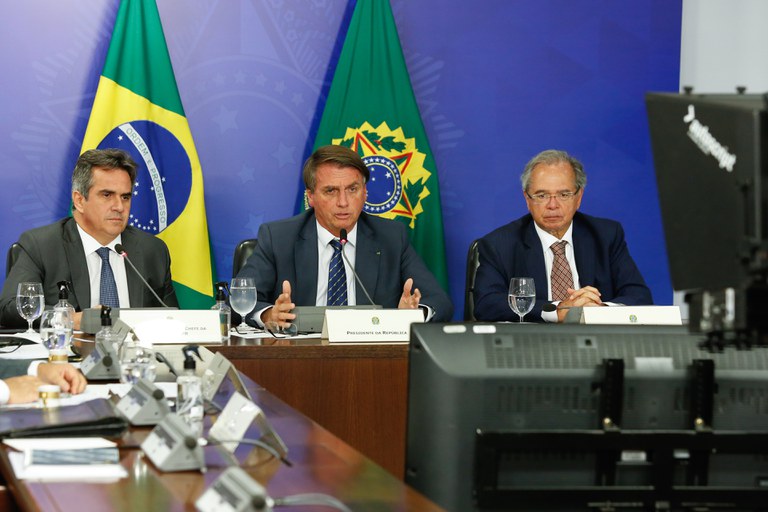 Presidente Jair Bolsonaro trata de temas como emprego e reformas ao participar de conferência
