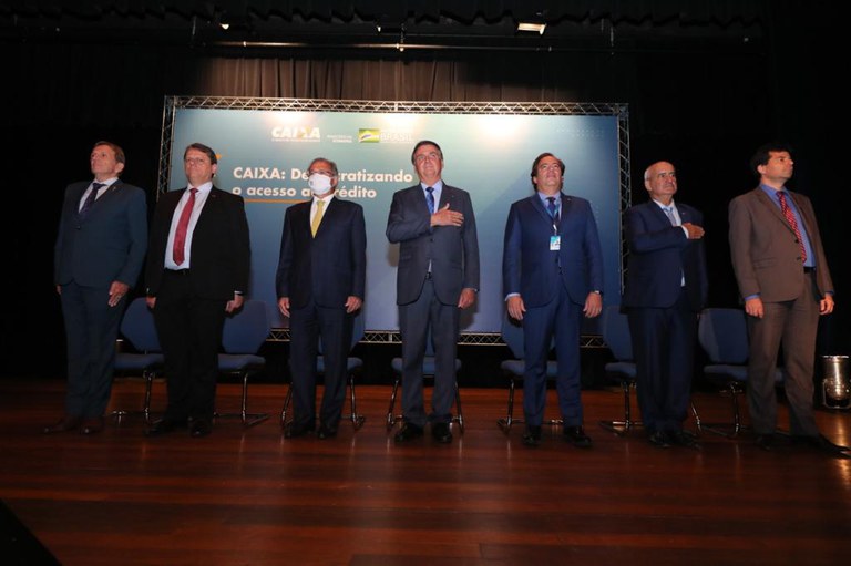 Presidente Jair Bolsonaro participa do lançamento de linha de crédito que beneficia transportadores