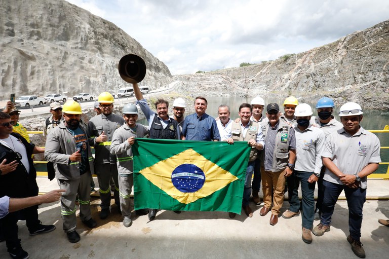 Presidente Jair Bolsonaro visita estruturas do Eixo Norte do projeto de transposição do Rio São Francisco