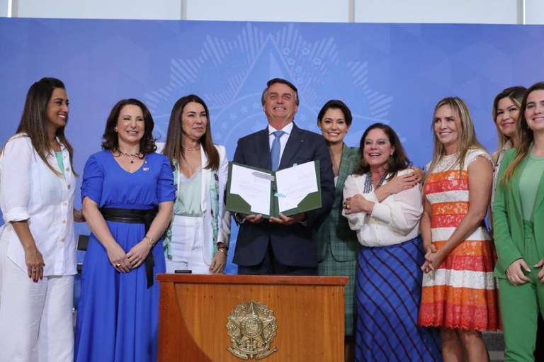 Governo Federal lança medidas para impulsionar a inserção e a manutençãode mulheres e jovens no emprego