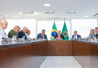 Presidente Lula discute investimentos com ministro da Defesa e comandantes das Forças Armadas