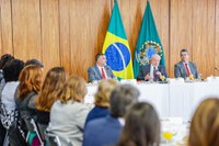 Lula: Brasil vai voltar a crescer, gerar emprego e distribuir renda
