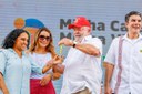 Lula entrega chaves para beneficiária do MCMV