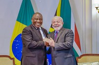 Lula e presidente da África do Sul tratam de cúpula do BRICS e guerra na Ucrânia