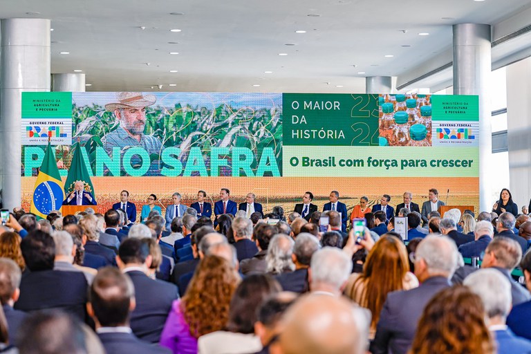Presidente Lula durante o anúncio do Plano Safra 2023