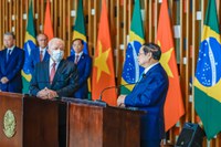 “Brasil é a bola da vez”, diz Lula sobre papel do país no cenário internacional