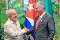 Após Cúpula do G77 + China, Lula se reúne com presidente de Cuba