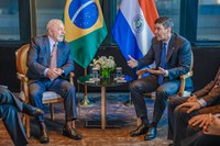 Nos EUA, Lula e Santiago Peña tratam sobre integração entre Brasil e Paraguai