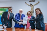 Presidente Lula aprova parecer da AGU que fixa pena de demissão para casos de assédio sexual