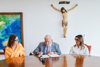 Presidente Lula sanciona lei que concede auxílio-aluguel para mulheres vítimas de violência doméstica