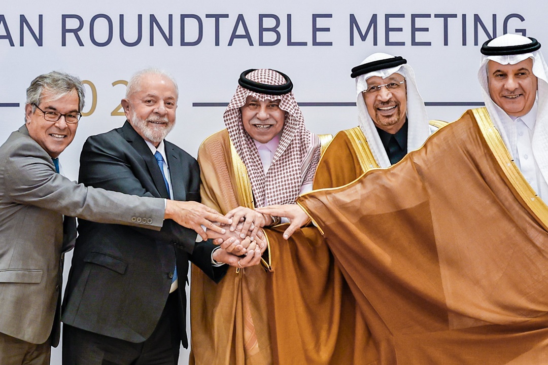 No país árabe, presidente exalta potencial de parcerias bilaterais para a consolidação de uma nova matriz energética “que o mundo precisa e o Brasil pode oferecer”