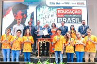 "Educação é investimento”, diz Lula ao inaugurar curso de matemática no IMPA