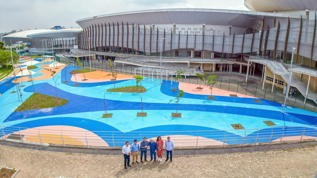Presidente, prefeito e ministros à frente de estruturas do Parque Olímpico da Barra que passam a ser adotadas com vocação educacional. Foto: Ricardo Stuckert / PR