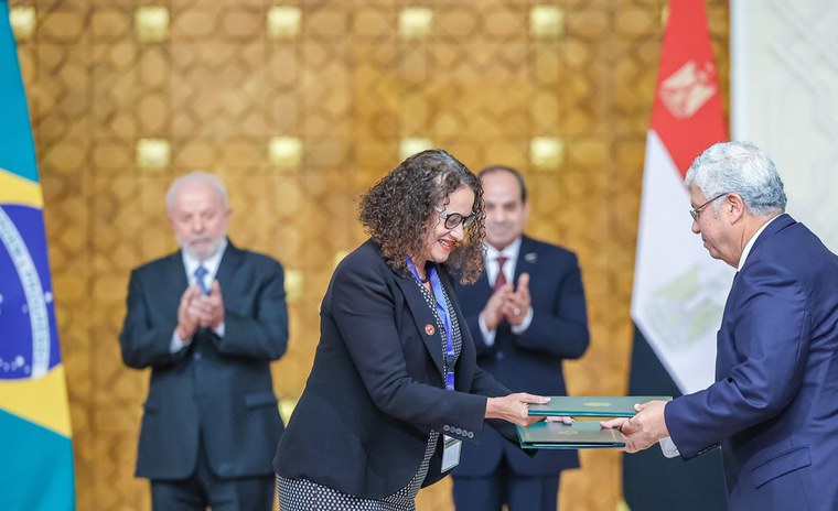 Ministra Luciana Santos (Ciência e Tecnologia) assinou memorando de entendimento. Foto: Ricardo Stuckert / PR