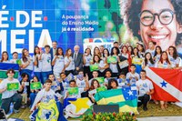 “É sagrado para o país a gente garantir que vocês fiquem na escola”, diz Lula ao anunciar início do pagamento do Pé-de-Meia