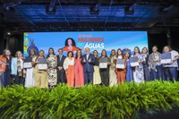 “Vocês são únicas em suas histórias, mas representam muitas”, diz Lula na entrega do Prêmio Mulheres das Águas