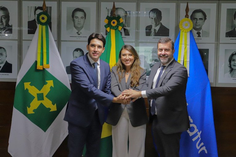 Silvio Costa Filho (Portos e Aeroportos), Ana Lopes (Turismo) e Marcelo Freixo (Embratur)