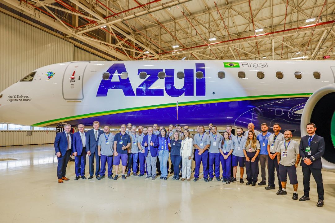 No Instituto Tecnológico de Aeronáutica, presidente inaugurou novo bloco do alojamento estudantil e, na Embraer, participou da entrega de aeronave da empresa à companhia aérea Azul