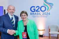 Lula e ex-presidenta chilena Michelle Bachelet conversam sobre situação política na América Latina e na Europa