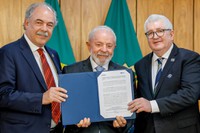 Estradas do Paraná vão receber R$6,4 bilhões para obras de modernização