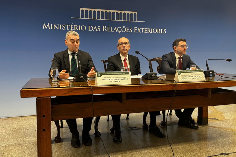 Visita de Lula à França sela nova etapa da parceria estratégica e de preparação para a COP30