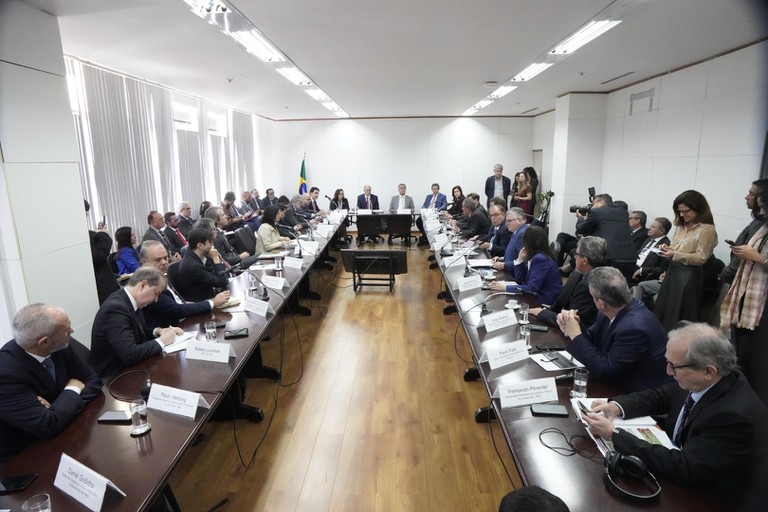Governo reúne setor produtivo para avaliar impacto e buscar soluções frente a tarifas dos EUA