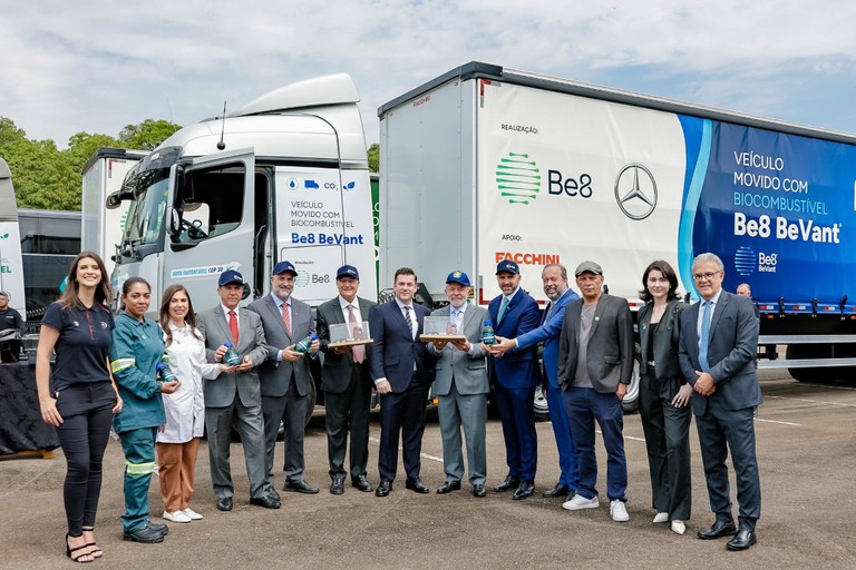 Lula Alckmin Mercedez Be8.jpg