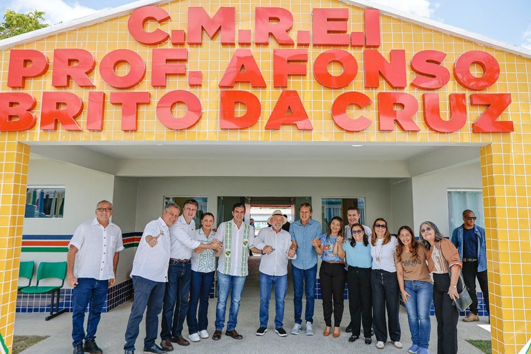 Lula inauguração escola Marajó.jpg