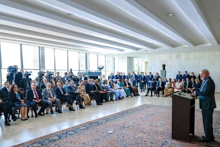 Lula embaixadores.jpg