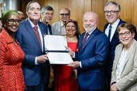 Brasil se torna primeiro país da América do Sul, e o maior do mundo, a eliminar transmissão do HIV de mãe para filho