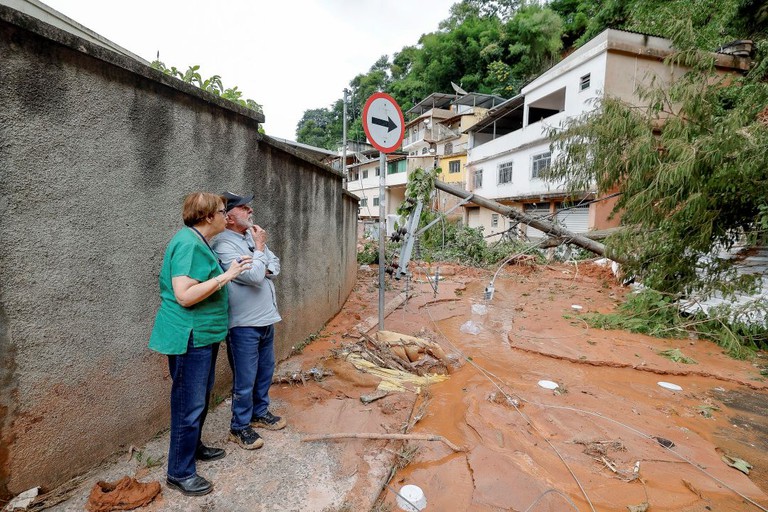 “Governo Federal vai repetir o mesmo que fizemos com a tragédia do Rio Grande do Sul”, diz Lula, durante visita a Minas Gerais