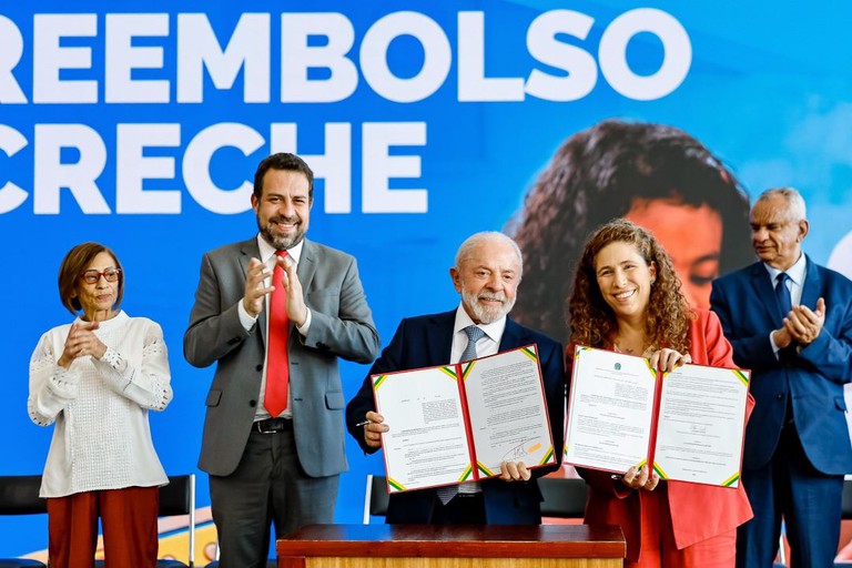 “Vocês não são invisíveis”, diz Lula ao ampliar direitos de terceirizados na Administração Pública Federal